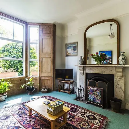 Guestready - Gorgeous Victorian Home Wgarden Up To 6 Guests!